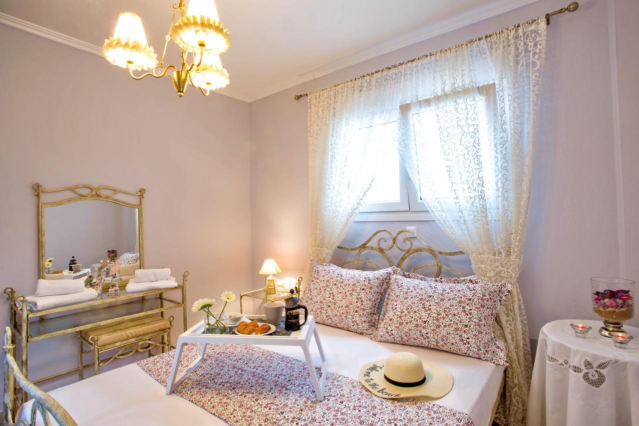 Golden Suites Ofrínion Buitenkant foto
