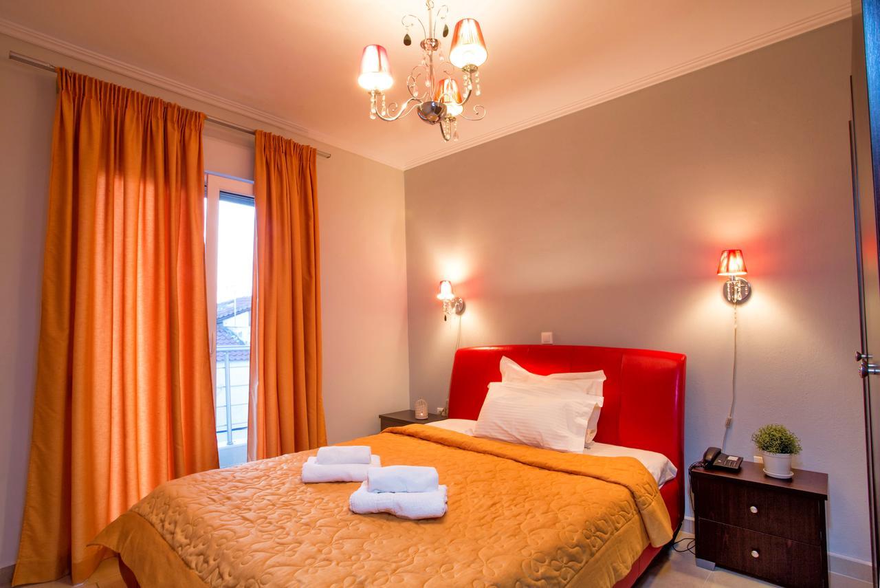 Golden Suites Ofrínion Buitenkant foto