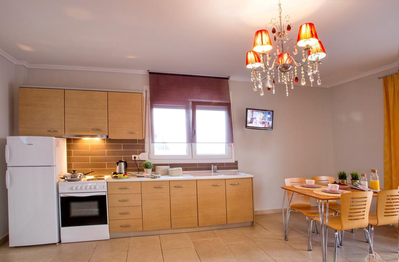 Golden Suites Ofrínion Buitenkant foto