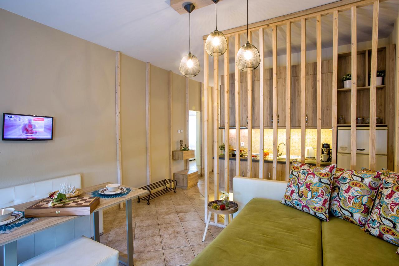 Golden Suites Ofrínion Buitenkant foto
