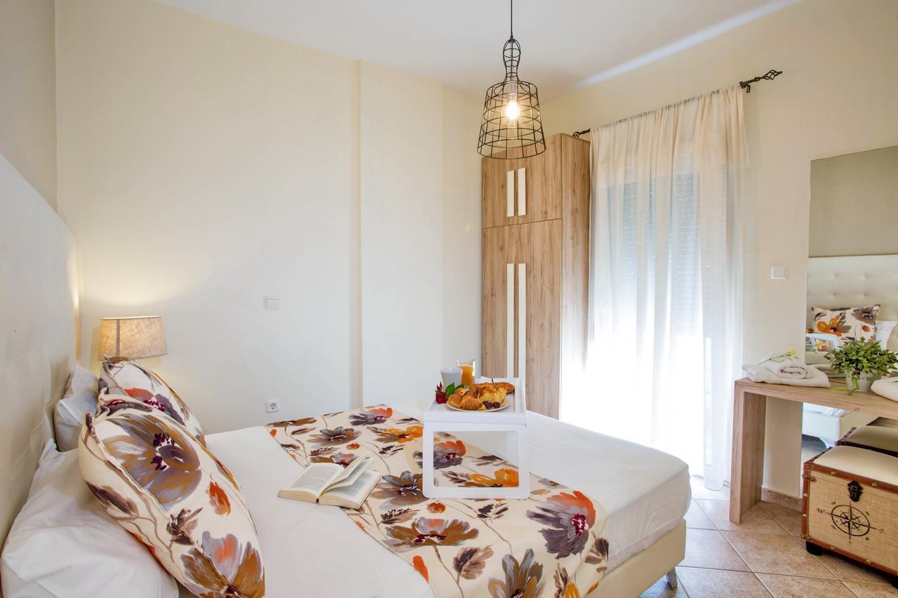 Golden Suites Ofrínion Buitenkant foto